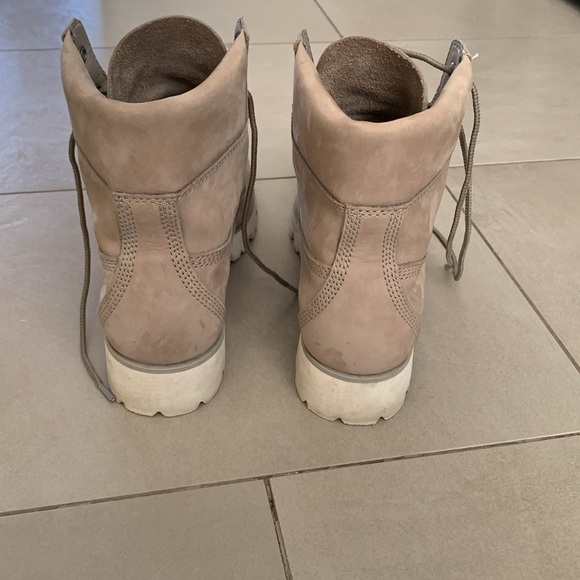 Beige suede Timberlands - Picture 4 of 9